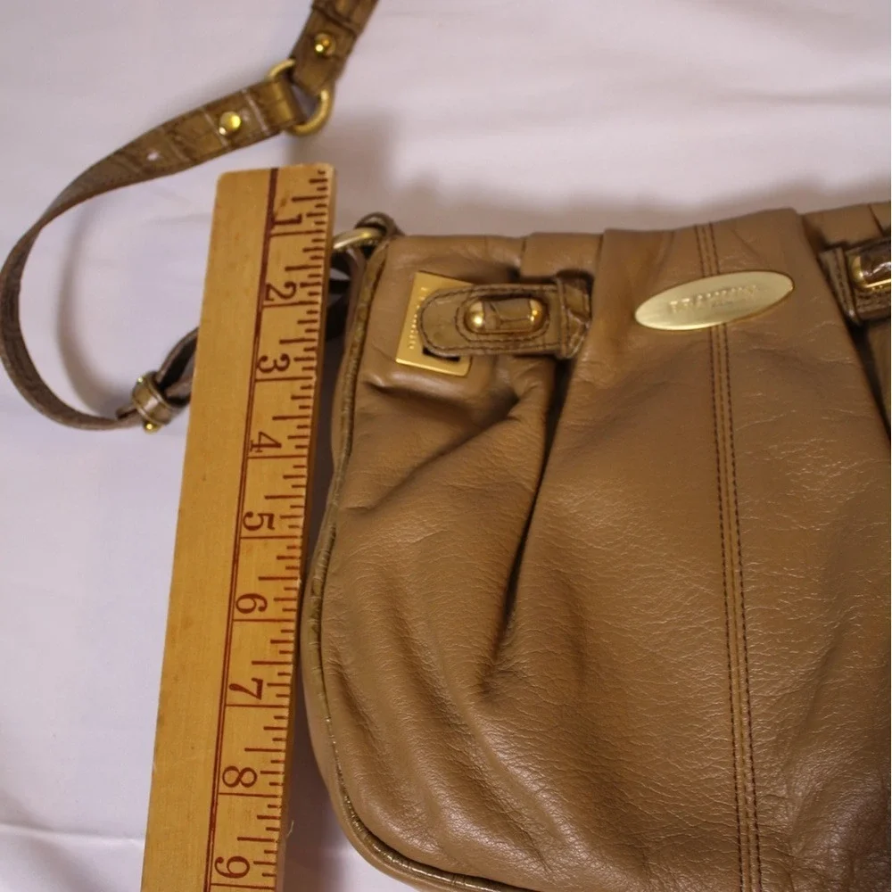 Brahmin‎ Tan Leather Pleated Crossbody Bag Gold Hardware Adjustable Strap